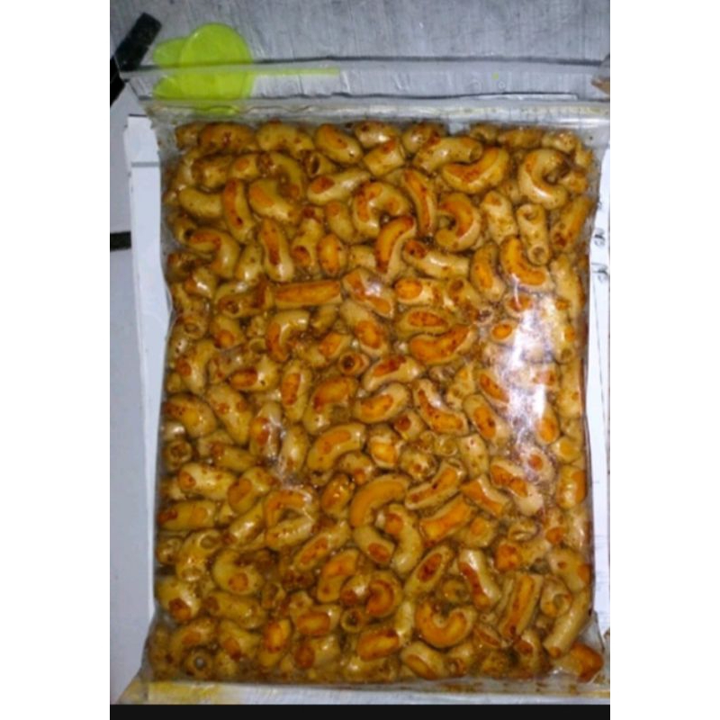 

Makaroni bantet enak pedas gurih kemasan 250 gr dan 1000 gr