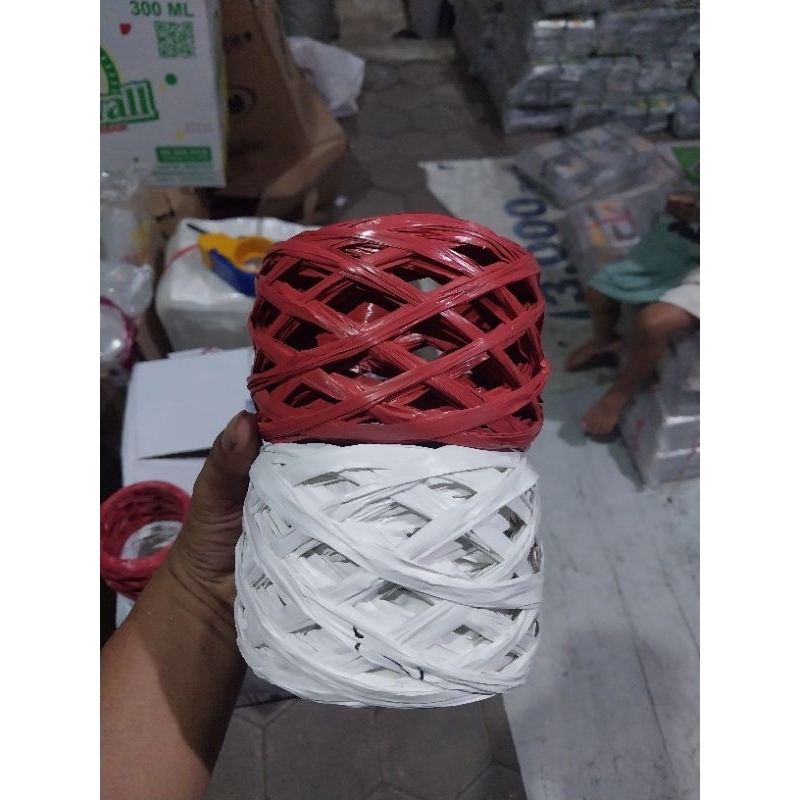 

Tali Rafia Merah Putih / Rafia Murah / Rafia Merah Putih