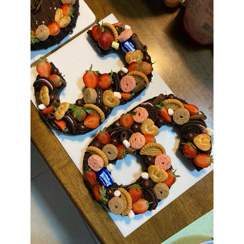 

Fudgy Brownies Letter Cake Huruf Angka 2 huruf atau 2 angka