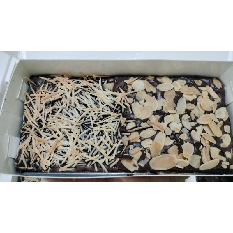 

FUDGY BROWNIES UK 20X10