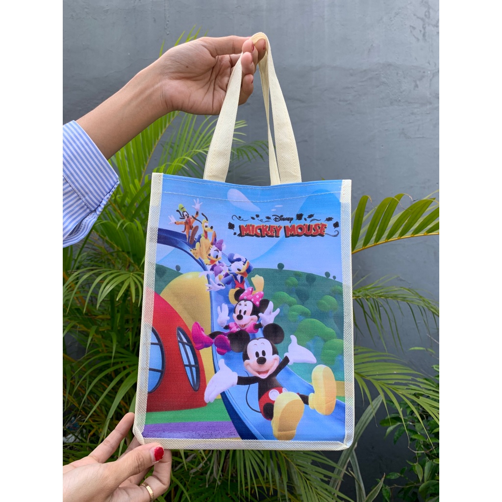 

Goodie Bag Hampers Souvenir Tas Ulang Tahun Anak Mickey Mouse Biru Bahan Spunbond Ready Stok Potrait