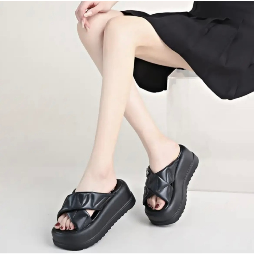 Sandal SLop Model Tali Silang/Sandal Slop Bahan EVA/Sandal Korean Style/Sandal Wanita Hitam
