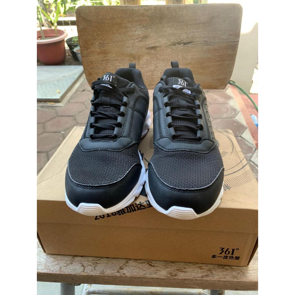 PRELOVED Sepatu Olahraga Laki 361 Degrees ukuran size 44/ sepatu kets / sepatu training / running