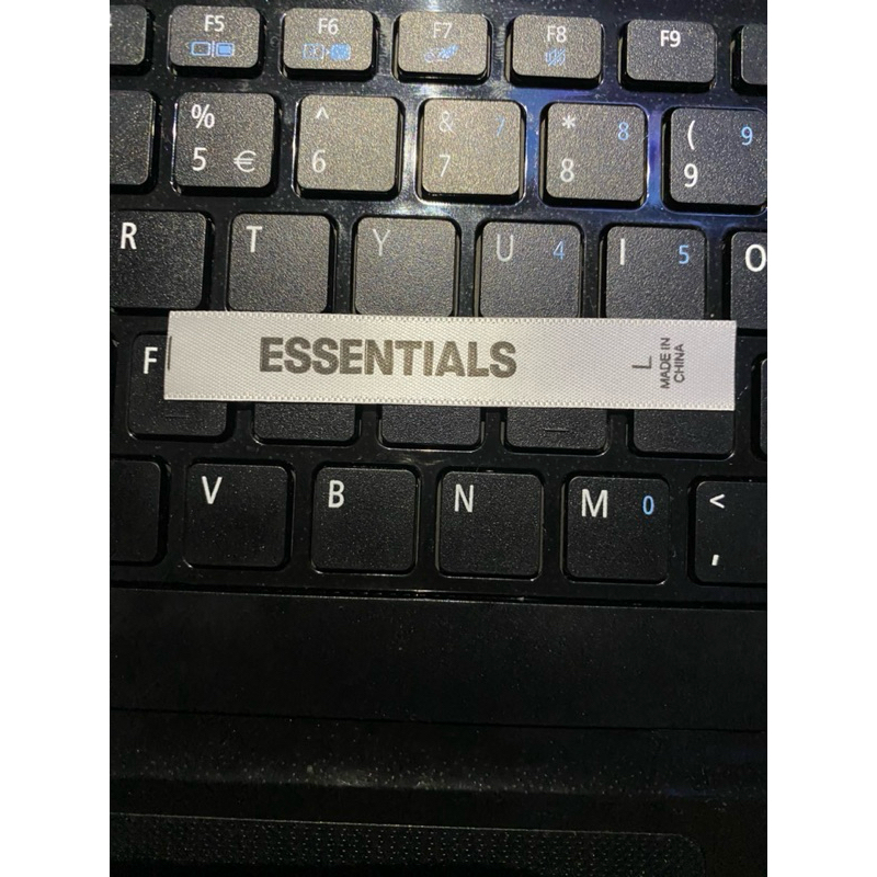 

ESSENTIALS WASH TEBAL SIZE PREMIUM