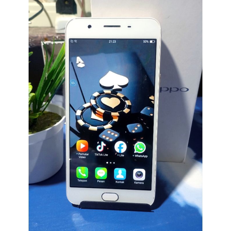 OPPO F1s Bekas 4/64 Gb - HP OPPO F1S BEKAS MULUS NORMAL