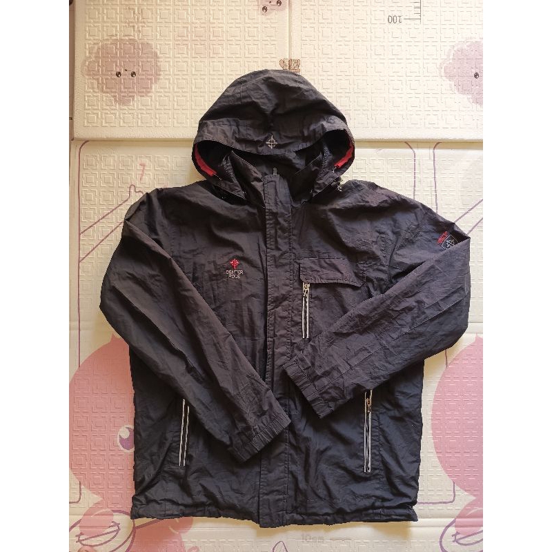 Jaket Outdoor Gunung by CenterPole Sudah Gorpcore Warna Hitam Original 100%