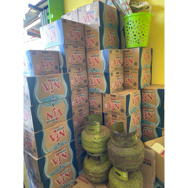 

air mineral megavin kemasan gelas 220 ml per dus