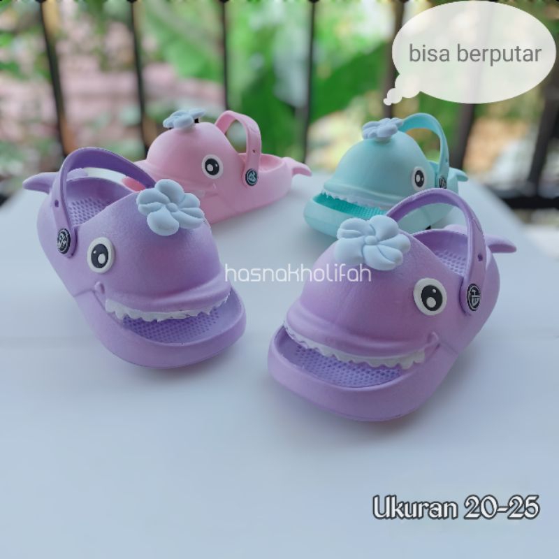 Sandal baim anak perempuan lumba-lumba accesories bisa berputar lucu