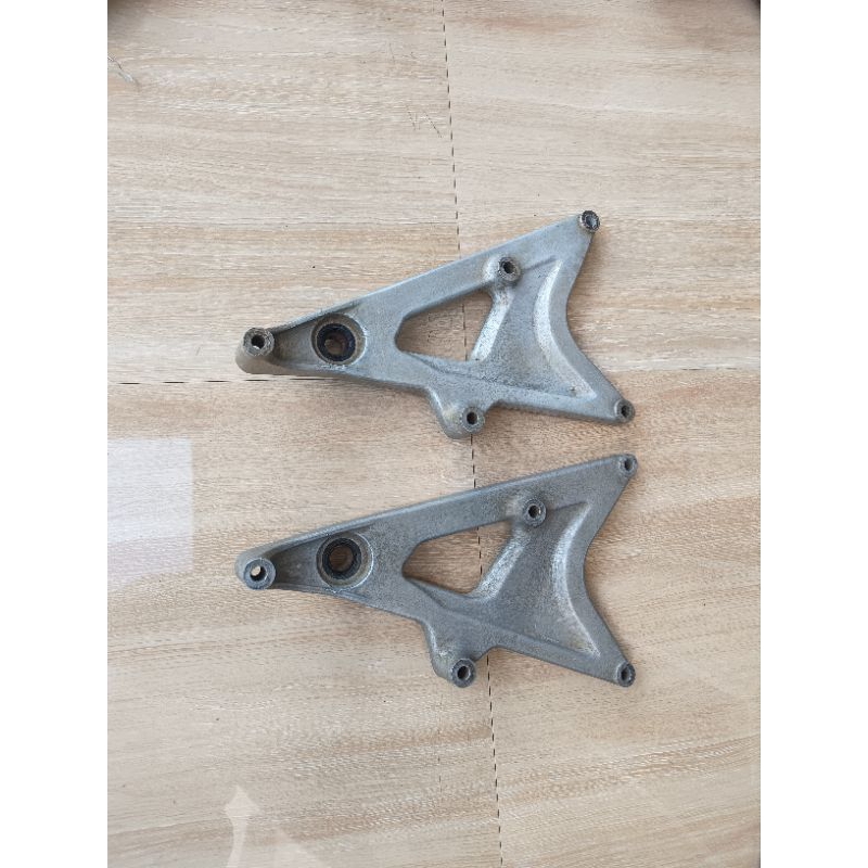 DUDUKAN KNALPOT VARIO 125 KZR ORIGINAL ARM AREM DUDUKAN BRACKET BREKET KNALPOT VARIO 125 OLD KZR