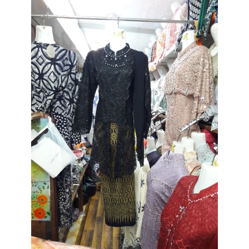 kebaya  tunik wisuda modern broklat corneli plus payet warna hitam black