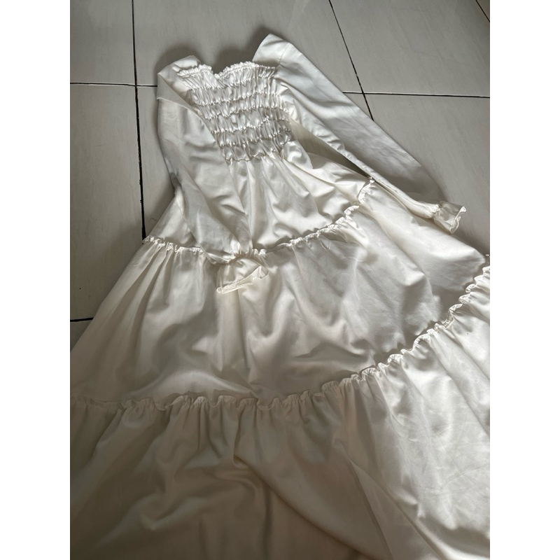 dress putih panjang