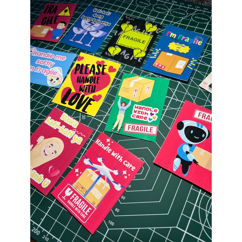 STIKER FRAGILE LUCU AESTHETIC