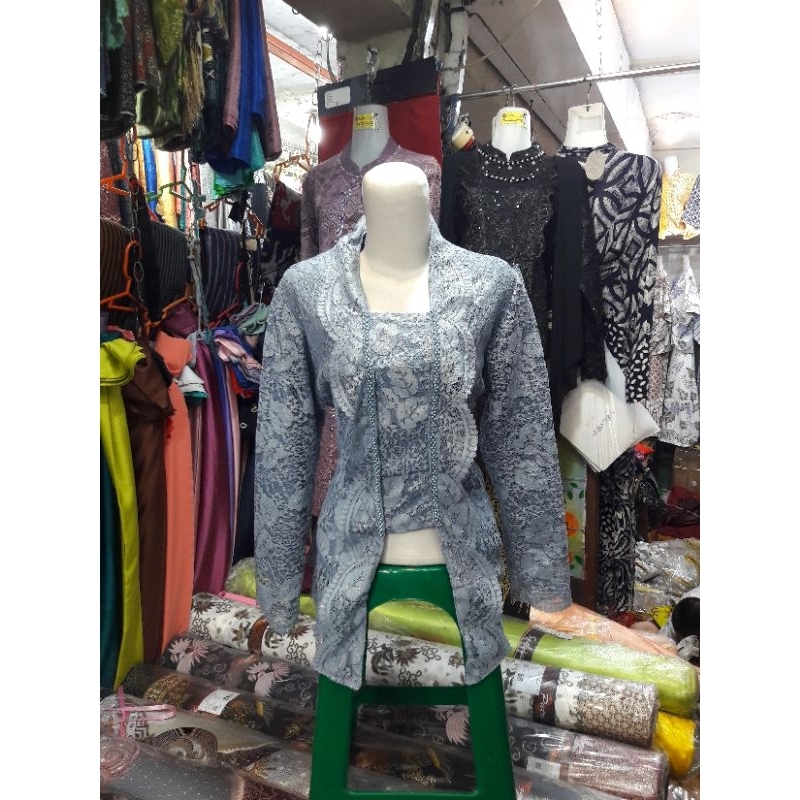 kebaya wisuda modern broklat corneli kutu baru warna biru iced blue