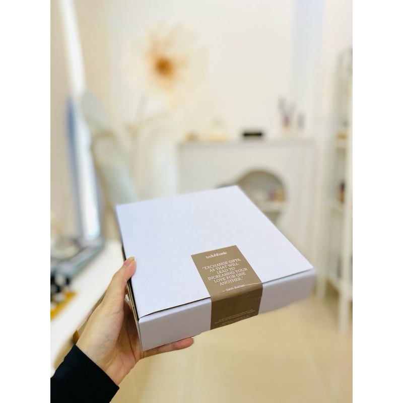 

ADD ON - BOX KADO + KARTU