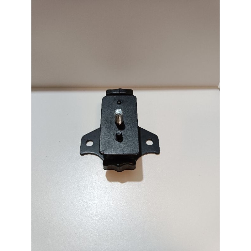 Insulator Engine Mounting Toyota Hilux Revo 2GD Hilux