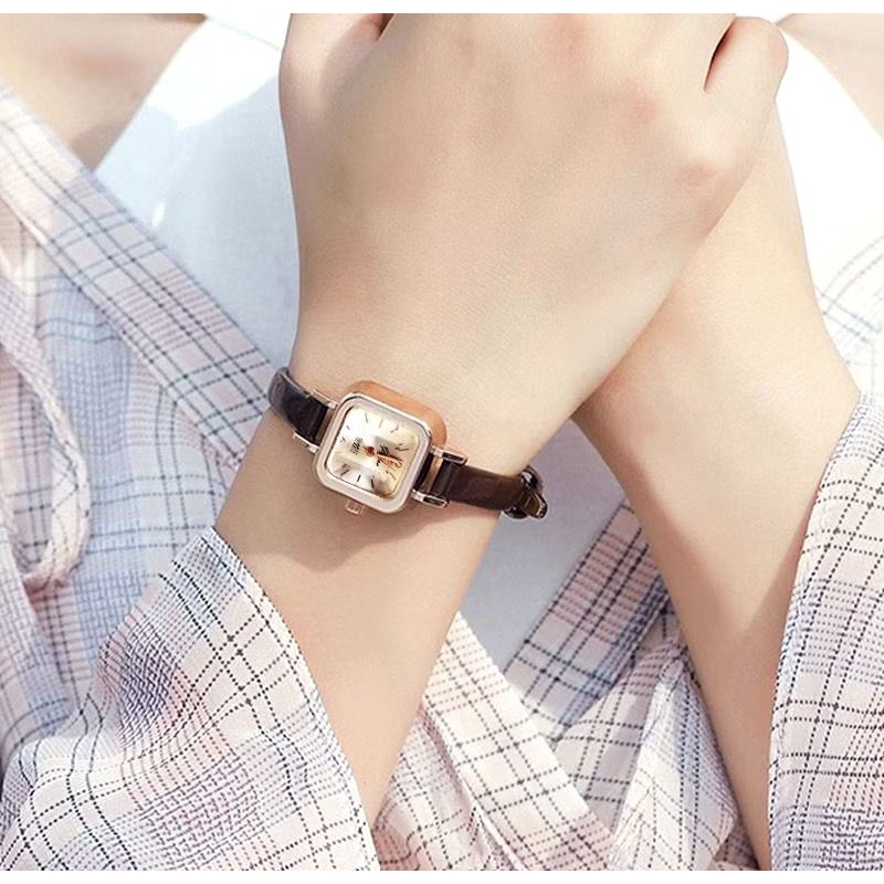 Jam Tangan Fashion Pria Wanita Model Kotak