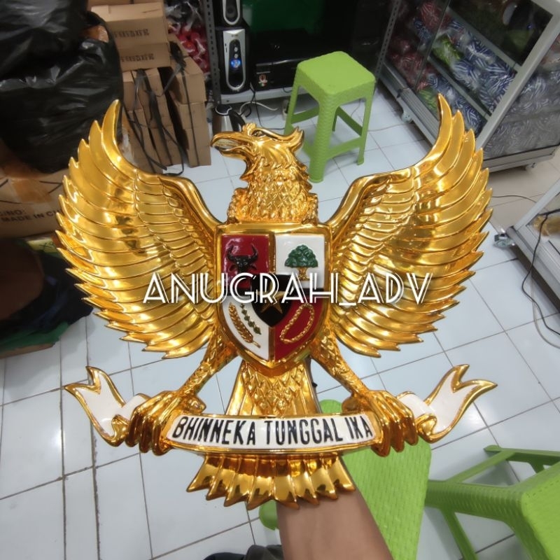 

patung burung garuda pancasila bahan fiber ukuran 50cm x 40cm chrome exclusive(khusus jabodetabek)