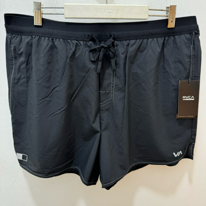 CELANA PENDEK PRIA RVCA ORIGINAL