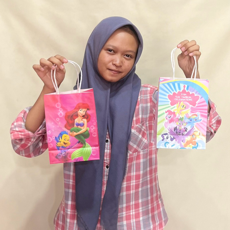 

Paper Bag kertas karakter princess unicorn my little ponny Pita tutup smal tas kado lucu paper bag kertas kartun film party kuy