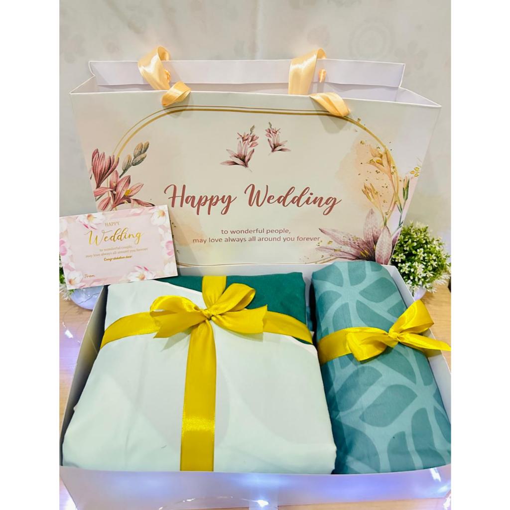 Hampers Sprei/Kado Sprei Lady Rose 180x200 | Kado Pernikahan | Hampers Wedding