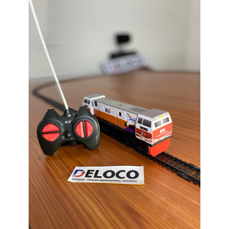 Miniatur Kereta Api Lokomotif cc206 hut ri 79 Mesin RC bisa jalan,pakai remot control,paling murah,M