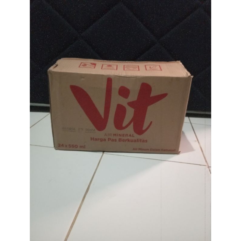 

VIT BOTOL AIR MINERAL 550ML ISI 24 PCS