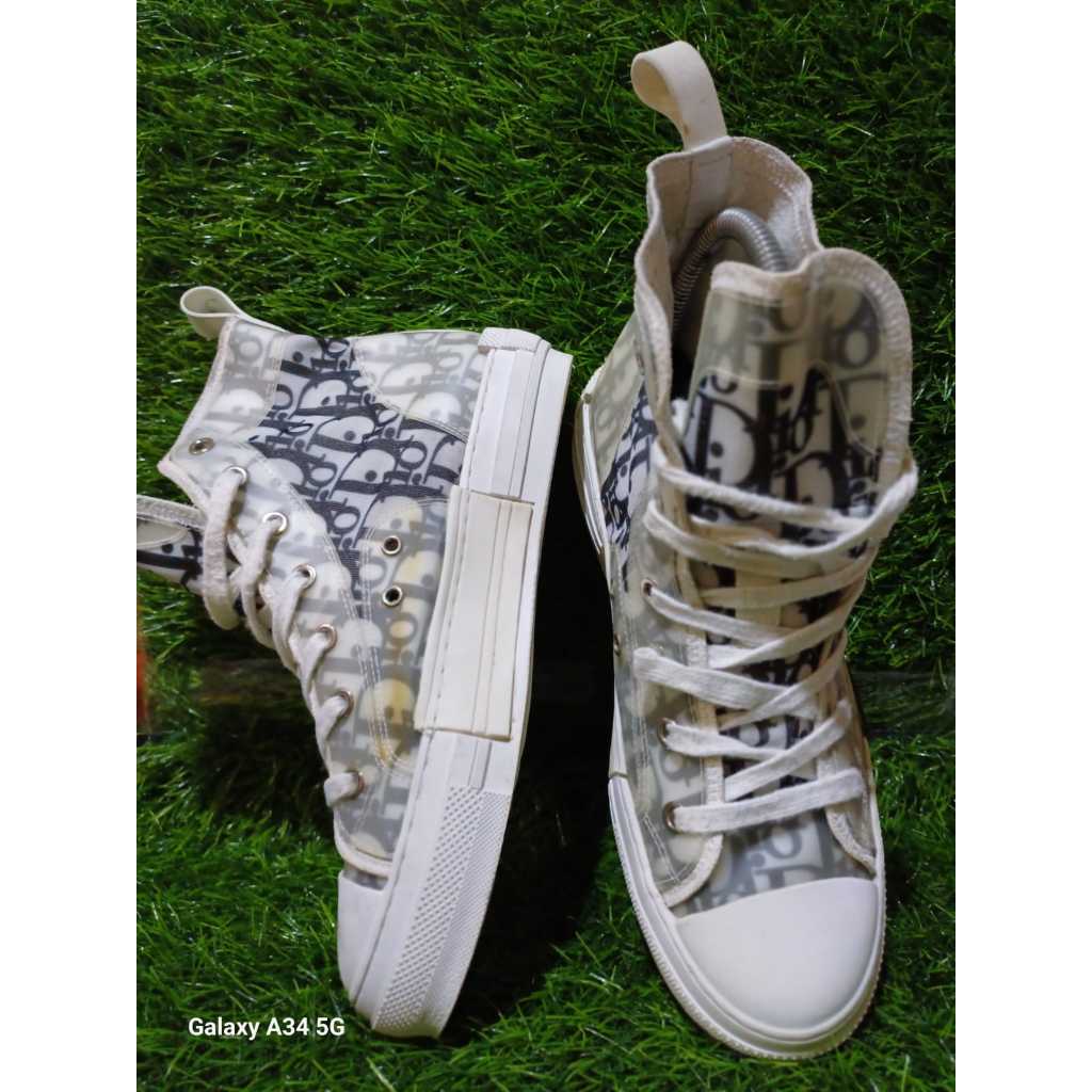 Sepatu Christian Dior Oblique High Top Sneakers in White/Black 40 Preloved