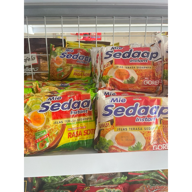 

bundling 3 mie goreng dan 3 mie kuah