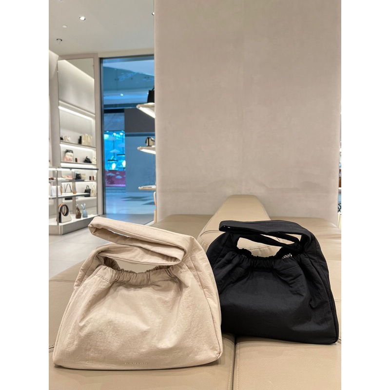 Tas wanita slempang Charles&Keith original