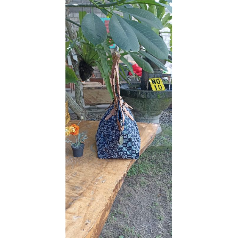 Tote SISLEY