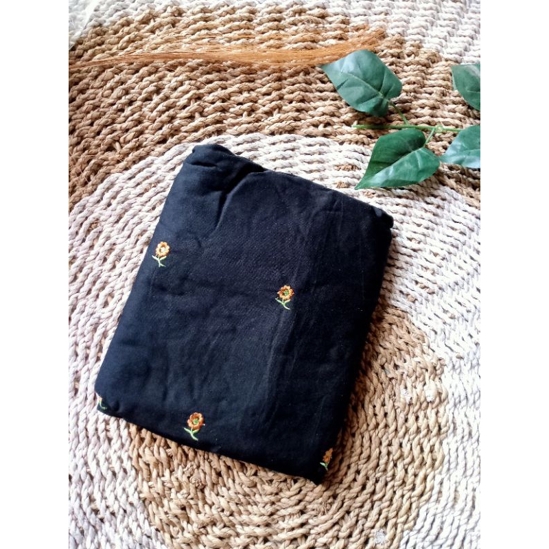 Mukena Terusan bordir tabur bunga warna hitam rayon