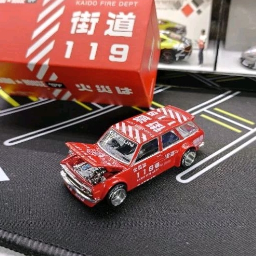 MINI GT KAIDO HOUSE DATSUN WAGON FIRE DEPT 020