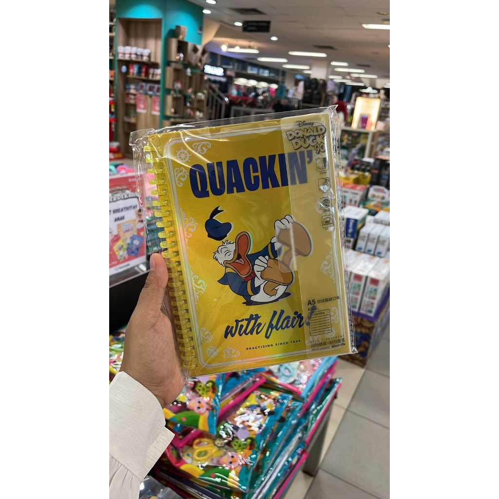 

Gramedia - KAKO DONALD DUCK SOFT RING NOTEBOOK A5 DSNR02054