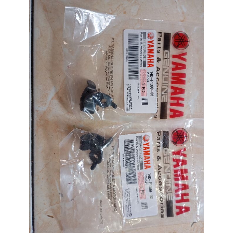 hanger helm gantungan helm mio soul fino karbu ori yamaha sepasang