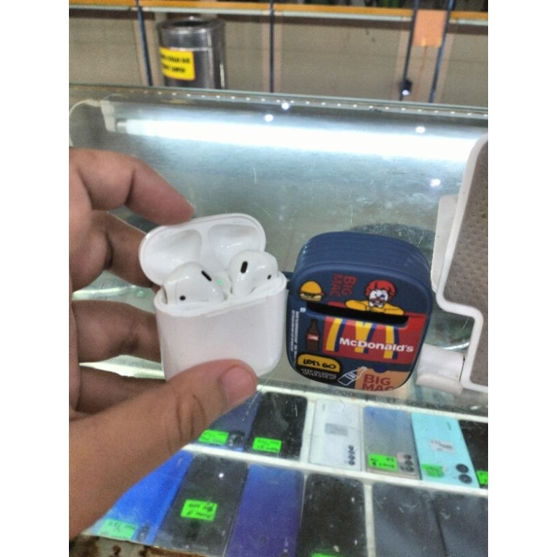 airpods gen 1 original apple second