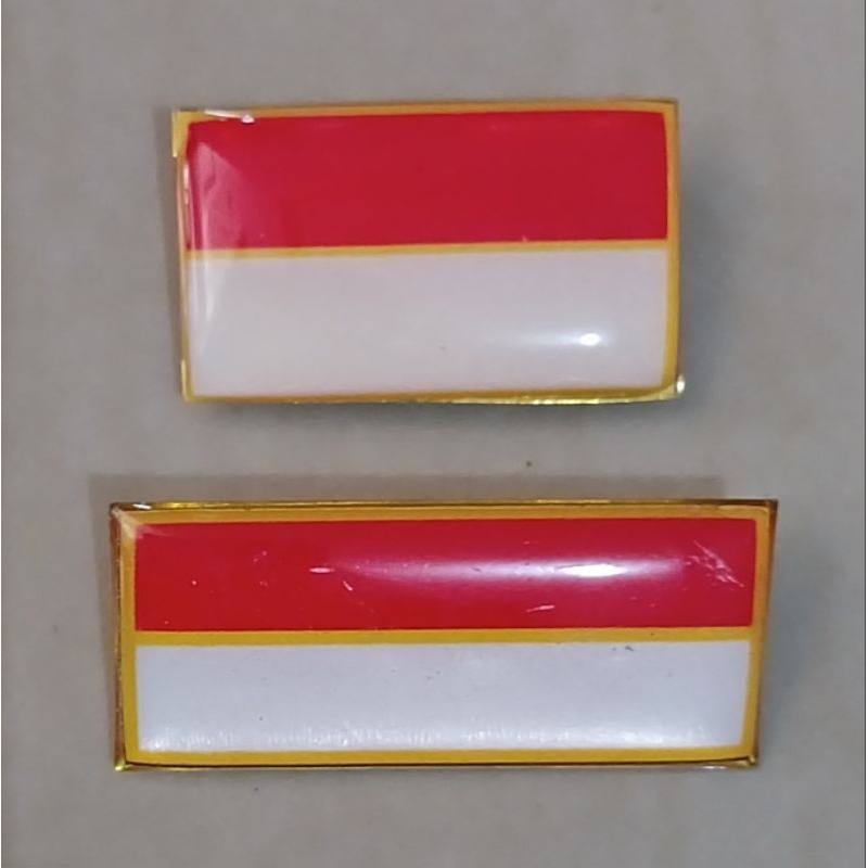 PIN MERAH PUTIH 3,2x1,9 cm dan 4x1,7 cm
