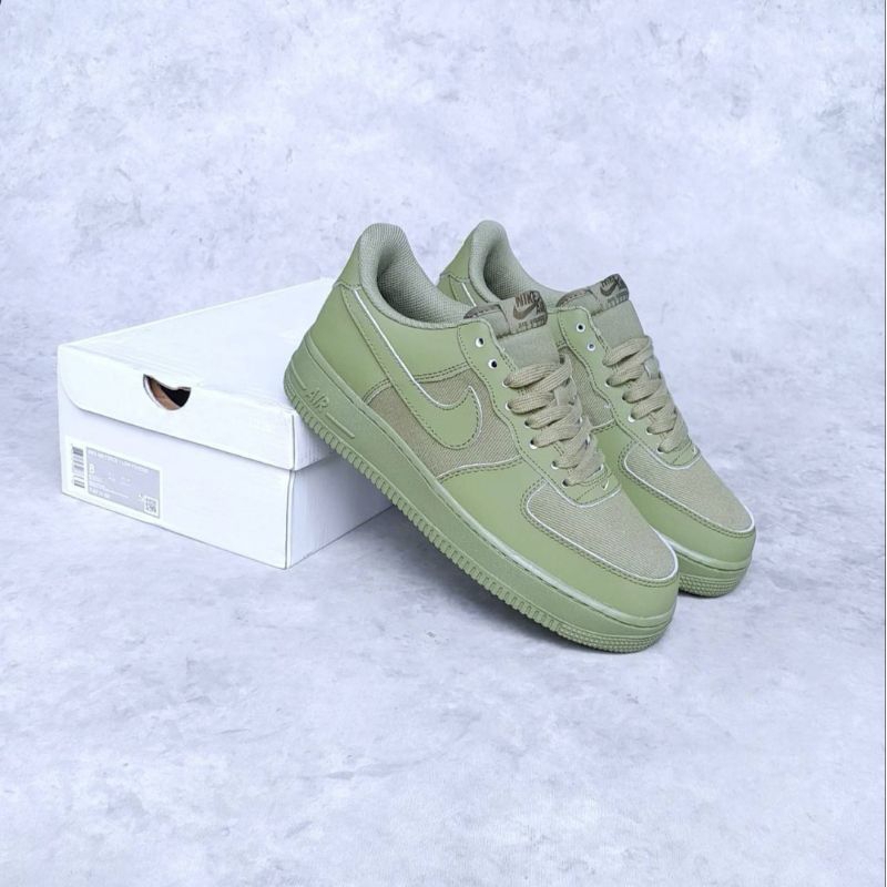 SEPATU Nike Air Force 1'07 Oil Green