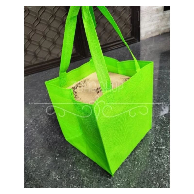 

TAS KOTAK, TAS KOTAK NASI UKURAN 22X22X25 COCOK UNTUK ACARA HAJATAN