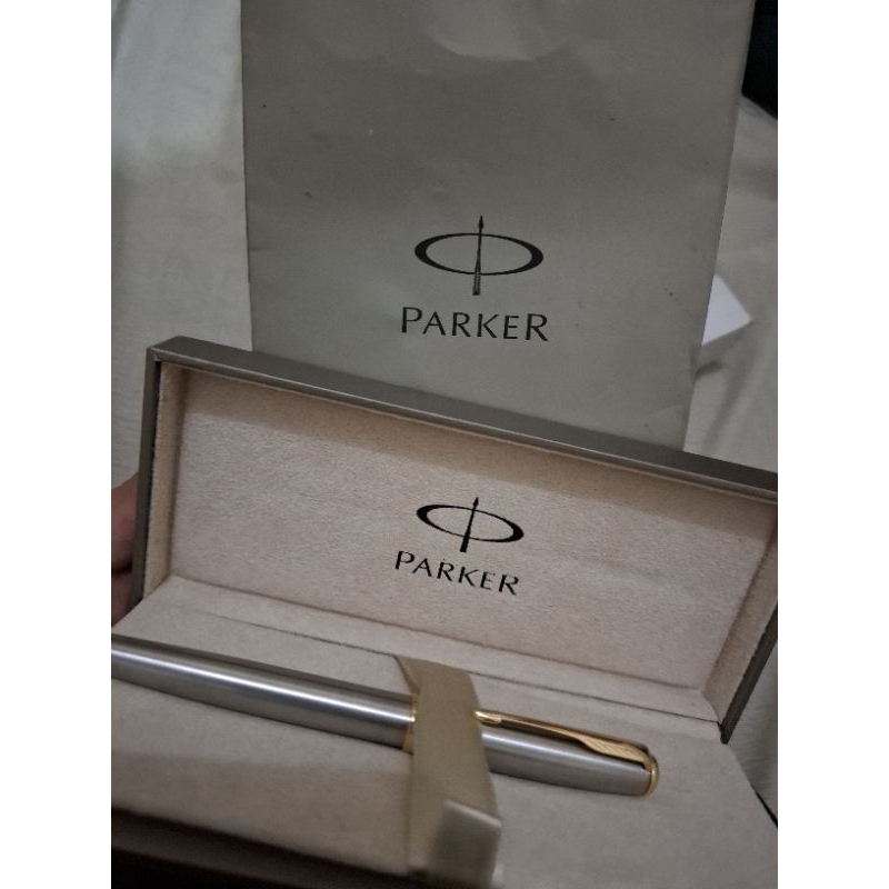 

Parker Sonnet Stainless Steel Gold trim rollerball