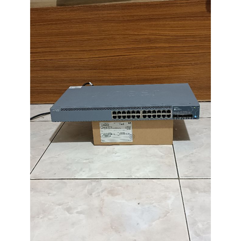 Switch Juniper EX2300 Series EX2300-24T