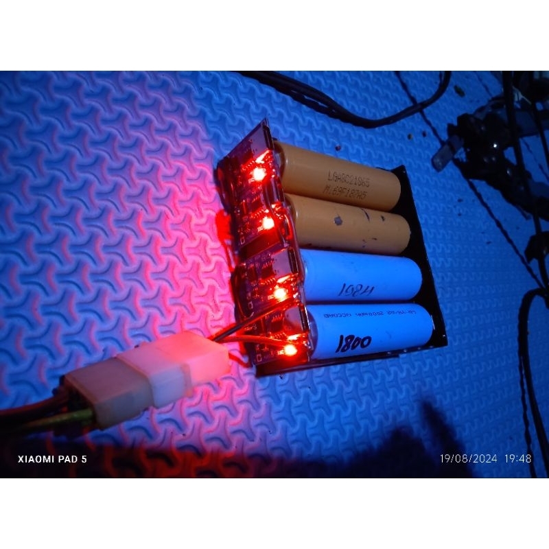 Modul Charger Baterai 18650 4 slot rakitan