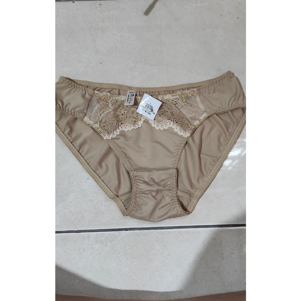 Wacoal Sexy Panty 9277 Lace Ukuran L/ Renda Depan Celana Dalam