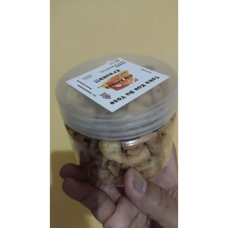 

Kue Bawang Gunting Goreng Seledri 250 gr
