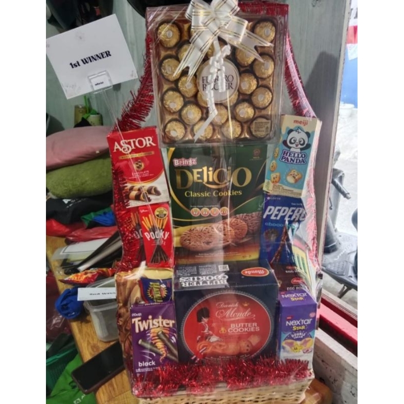 

Parsel Snack / Hampers Makanan Hampers Coklat Fererro