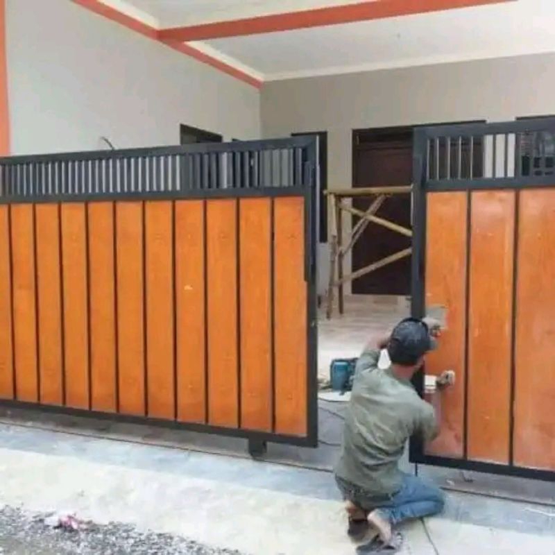 pagar minimalis dengan motif serat kayu