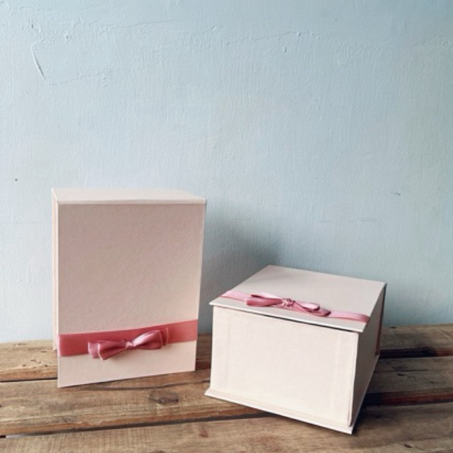 

Kotak kado/Hardbox/Giftbox/Hampers Pink ukuran 20x15x10cm