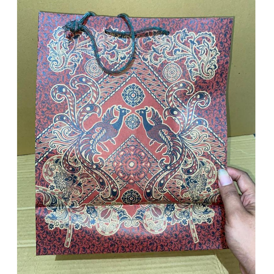 

TAS PAPERBAG TAS SOUVENIR TAS KERTAS TALI BATIK TAS SERBAGUNA 3 LEMBAR