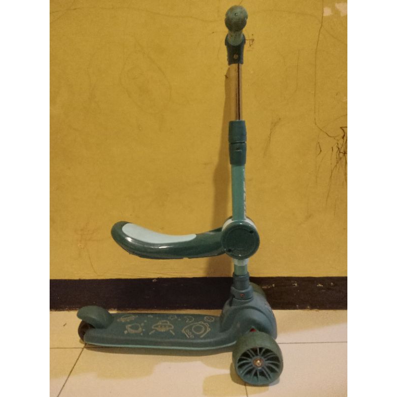 Preloved Otoped Merk scooter