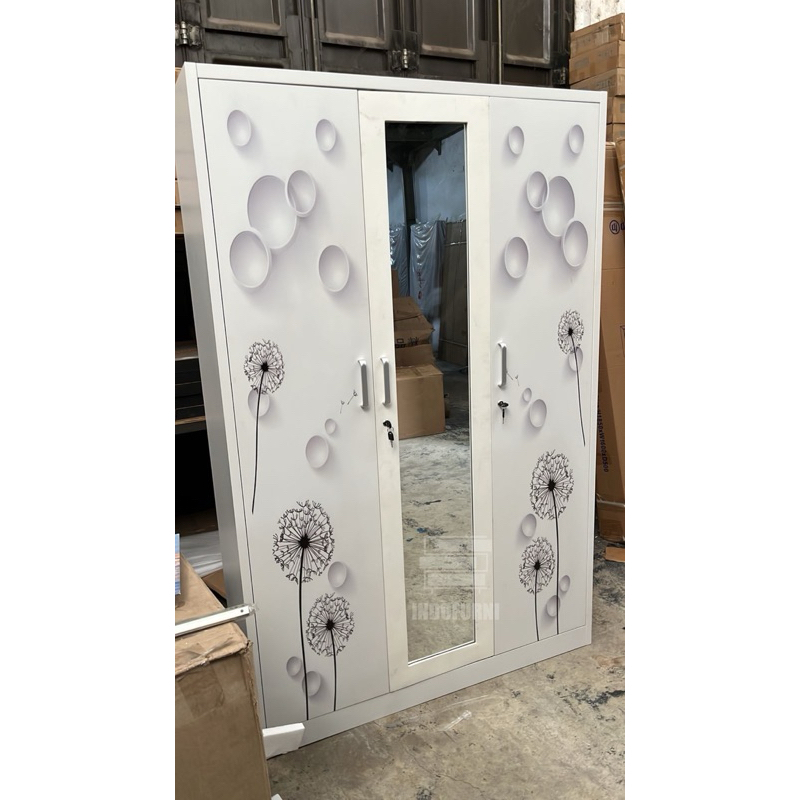 Lemari Pakaian Plat Besi 3 Pintu Buka