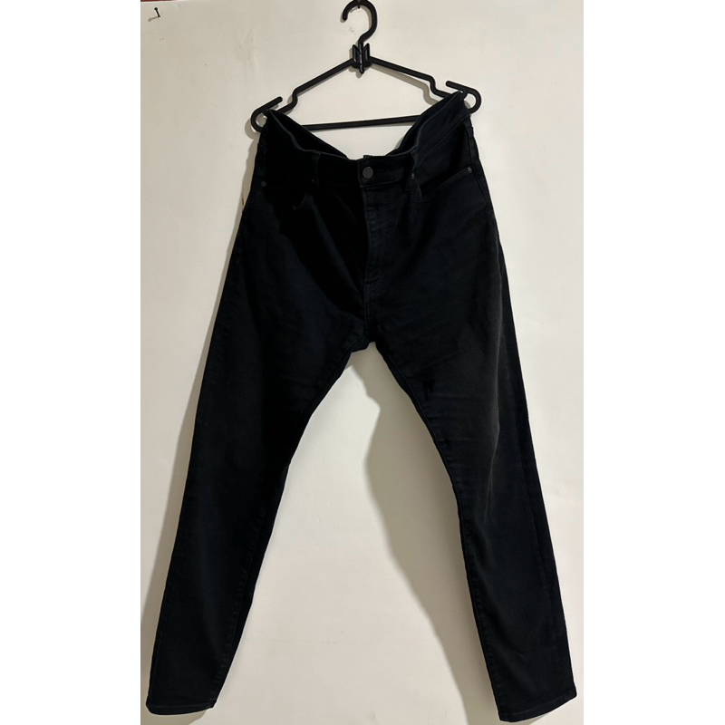celana uniqlo hitam
